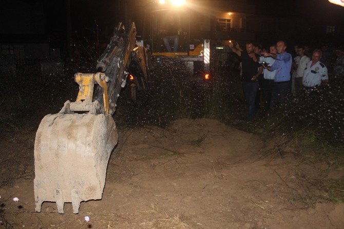 Sakarya’da Şüpheli Kazı Mahalleliyi Sokağa Döktü