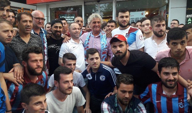 Trabzonspor’un Efsane İsimleri Taraftarla Buluştu
