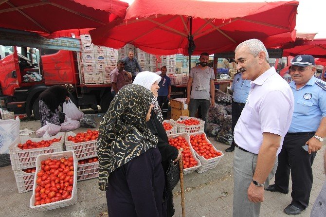 Başkan Karataş’tan Halk Pazarına Ziyaret
