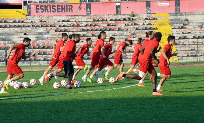 Eskişehirspor, Şanlıurfaspor Maçına Taraftarı Önünde Hazırlanıyor