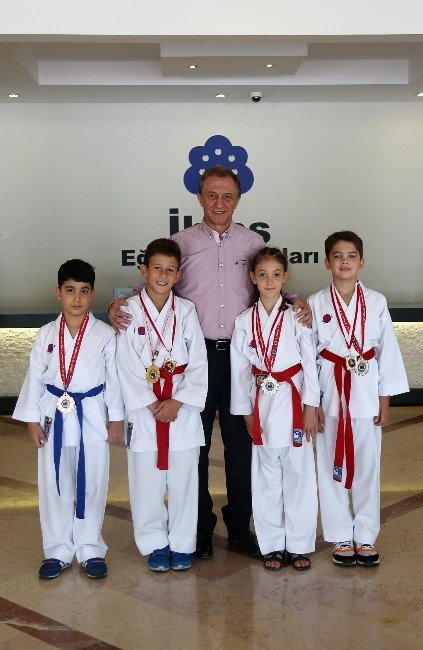 İhlas Eğitim Kurumları Karatede Şov Yaptı