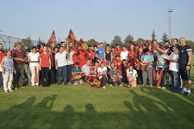 Eskişehirspor’a Baklavalar Montaj Atölyesi’nden