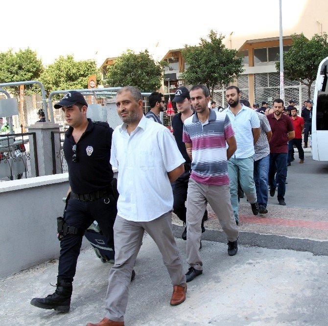 Mersin’de Fetö Soruşturmasında 24 Emniyet Personeli Adliyeye Sevk Edildi