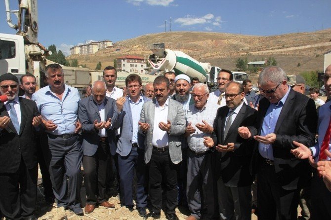 Ekrem Ve Naile Seyhan Camii’nin Temeli Atıldı