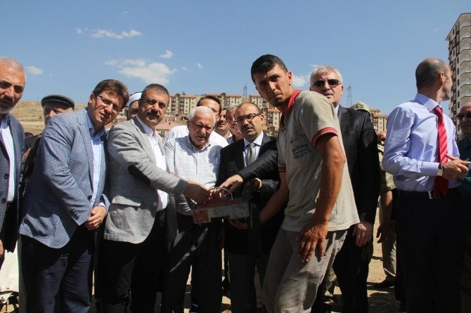 Ekrem Ve Naile Seyhan Camii’nin Temeli Atıldı