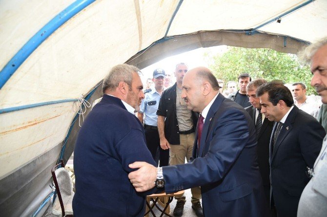 Bakan Işık’tan, Şehit Evine Taziye Ziyareti