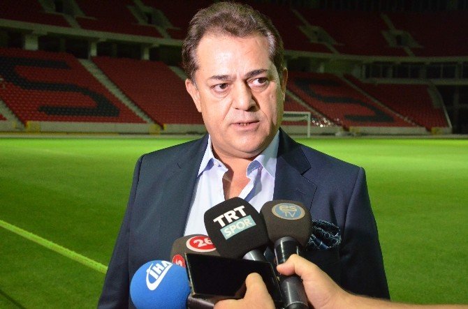 Eskişehirsporlu Futbolcular Yeni Evlerinin Zeminine İlk Adımlarını Attı