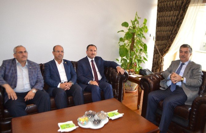 Adalet Bakanı Bekir Bozdağ, Şehit Cenazesine Katıldı