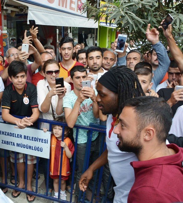 Cavanda, Manisa’da Taraftarlarıyla Buluştu