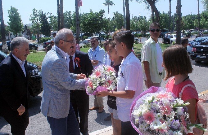 Bakan Elvan Ve Arslan, Mersin Valiliği’ni Ziyaret Etti