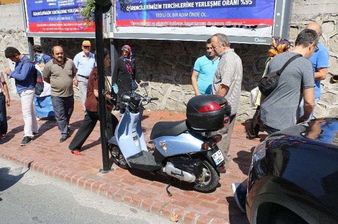Kamyonetle Motosiklet Çarpıştı: 2 Yaralı