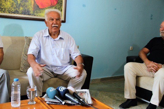 Doğu Perinçek: “Fethullah Gülen Bir Ceset”