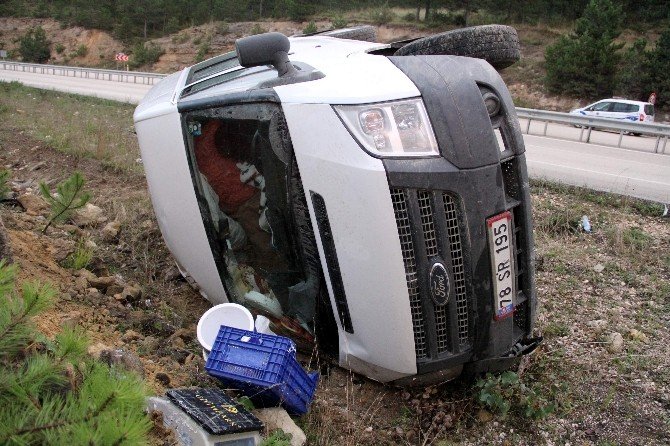 Kastamonu’da Minibüs Şarampole Devrildi: 2 Yaralı
