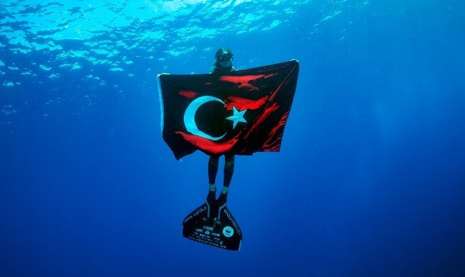 Şahika Ercümen’den 30 Ağustos Mesajı