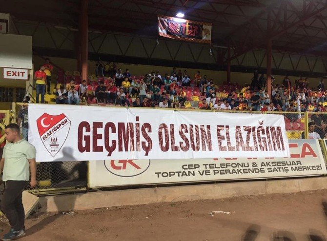 Yeni Malatyaspor Taraftarından ‘Darbe’ Koreografisi