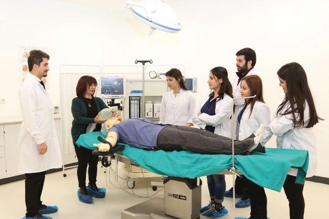 Sağlık Bölümleri Öğrencilerin Gözdesi
