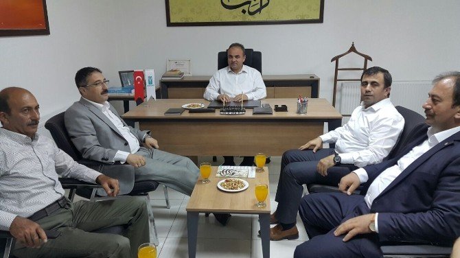 Ak Parti’den Stk’lara Teşekkür Ziyareti