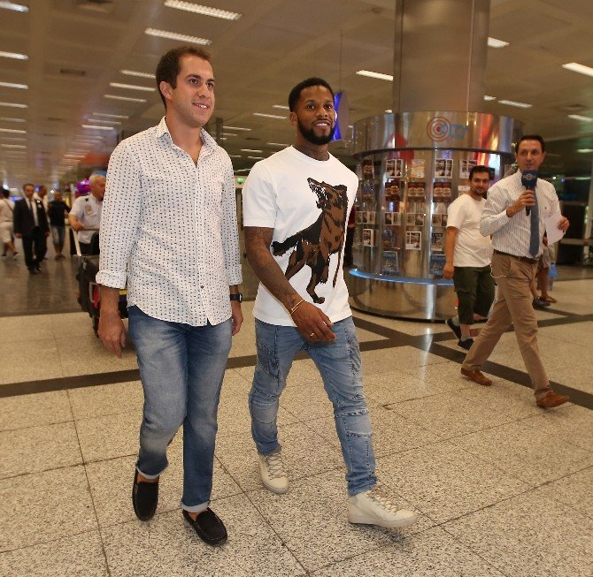 Fenerbahçe, Jeremain Lens’i Kadrosuna Kattı