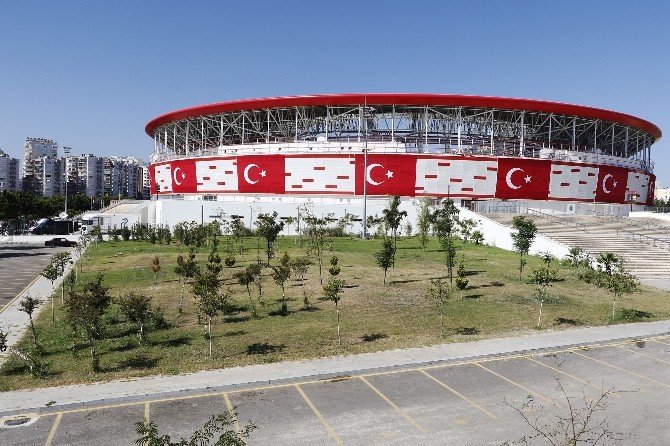 Antalya Stadyumu’nda Hazırlıklar Tamam