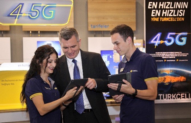 Turkcell Mağazalarında İşlem Süresi Yüzde 30 Azaldı