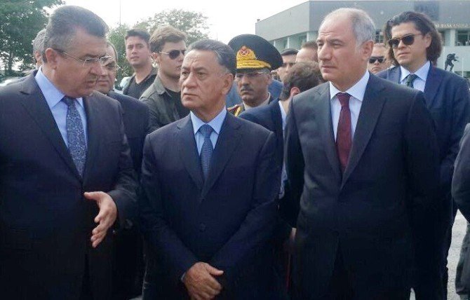 Azeri Bakan Uzubov: "Azerbaycan’da Da Fetö’nün Temizlenmesi Maksadıyla Gelmiş Bulunmaktayım"
