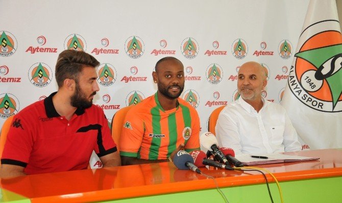 Vagner Love, Alanyaspor’a İmzayı Attı