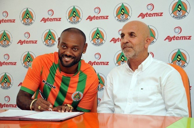Vagner Love, Alanyaspor’a İmzayı Attı