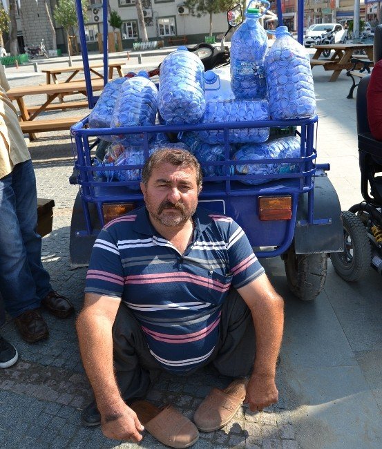Engelli Vatandaştan Engelliler Derneğine Mavi Kapak