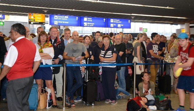 Frankfurt Havalimanı’nda Alarm Kaldırıldı