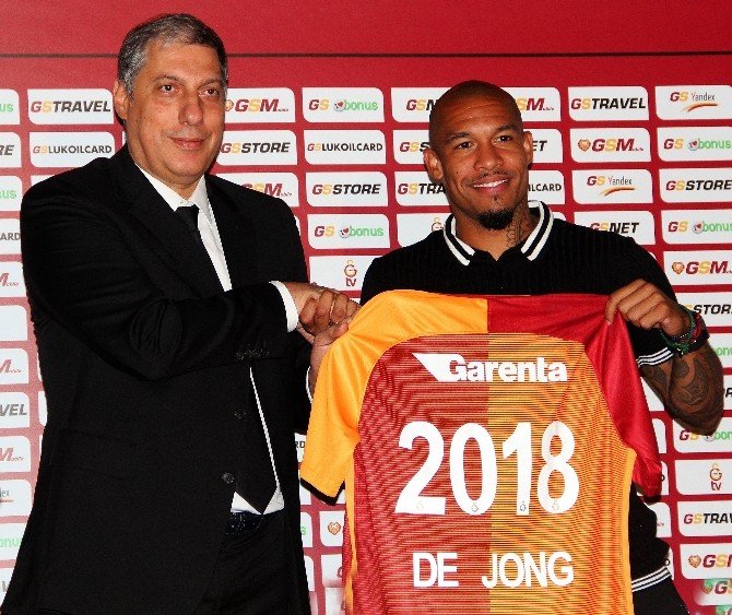 De Jong, Galatasaray’a İmzayı Attı