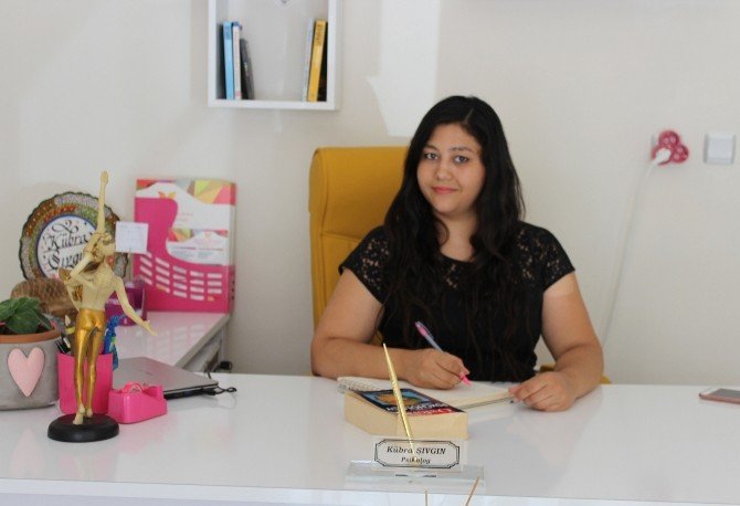 Psikolog Kübra Şıvgın: "Darbe Programları Çocukların Uyku Saati Sonrasına Alınmalı"