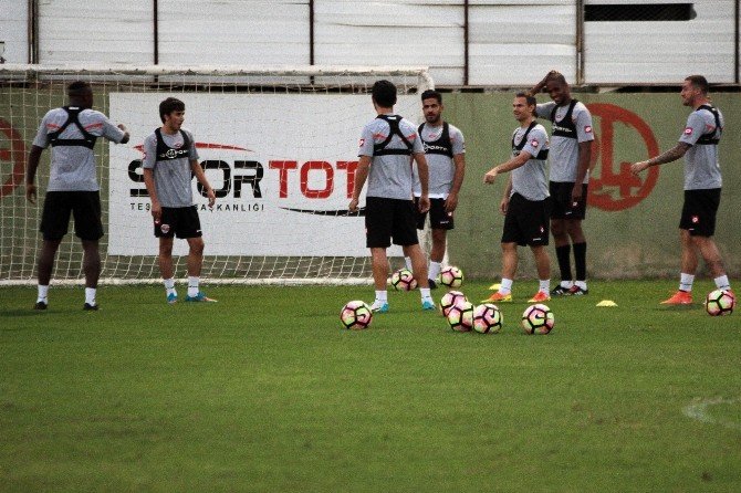 Adanaspor’un Yeni Teknik Direktörü Krunoslav Jurcic Kente Geldi
