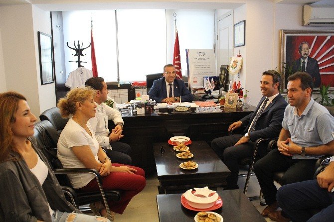 Ak Parti’den Chp’ye "Barış" Ziyareti