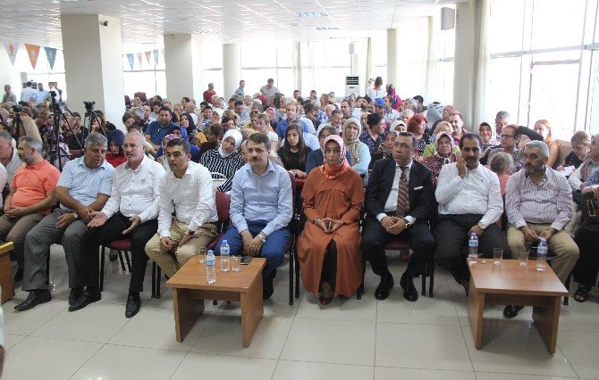 Bakan Akdağ, "Cesaret Edip Çıkmasınlar, Ezeriz, Yıkar Geçeriz"