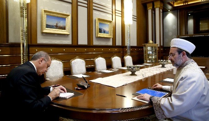 Cumhurbaşkanı Erdoğan, Diyanet Vakfı’na Kurban Bağışında Bulundu