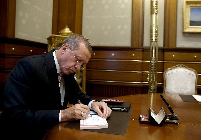 Cumhurbaşkanı Erdoğan, Diyanet Vakfı’na Kurban Bağışında Bulundu