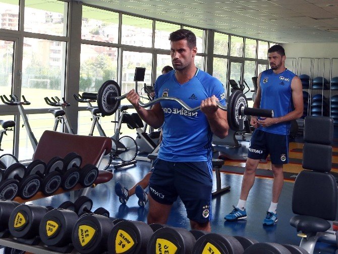 Fenerbahçe, Hazırlıklarını Sürdürdü