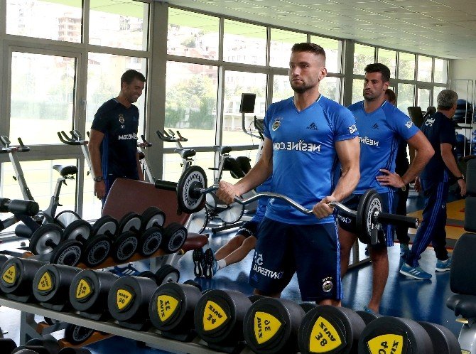 Fenerbahçe, Hazırlıklarını Sürdürdü