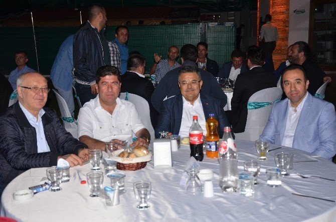 Bileciksporlular Düzenlenen Gecede Bir Araya Geldi