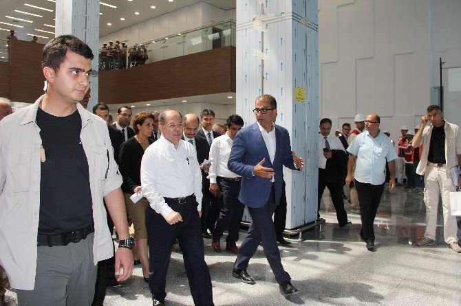 Bakan Akdağ, Mersin Şehir Hastanesi’nde İncelemelerde Bulundu