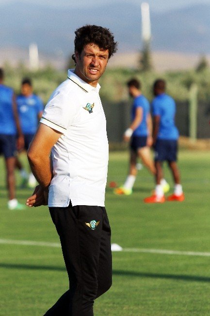Akhisar Belediyespor, Cihat Arslan İle Yolları Ayırdı