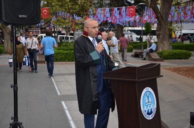 Avukatlar Trabzon’da Adli Yıl Açılışı İçin Meydan Parkı’nda Toplandılar