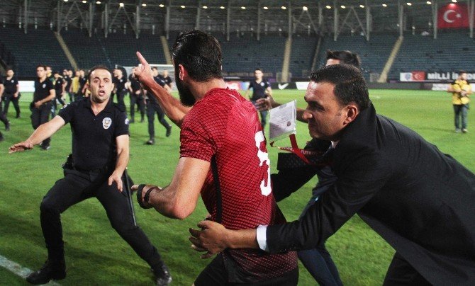 Ümit Milli Takım Maçında Gerginlik