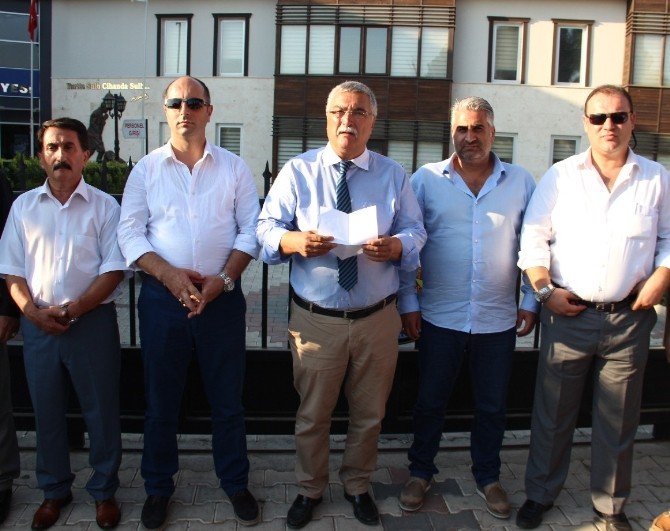 Chp Genel Başkan Yardımcısı Böke’ye Ülkücülerden Protesto