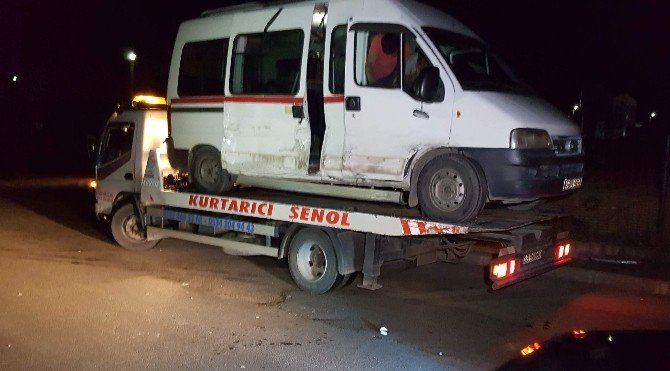 Karabük’te İki Servis Aracı Çarpıştı: 14 Yaralı
