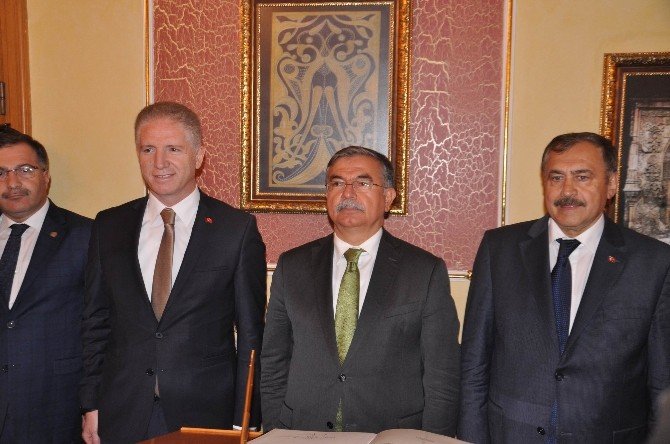 Milli Eğitim Bakanı Yılmaz: 
