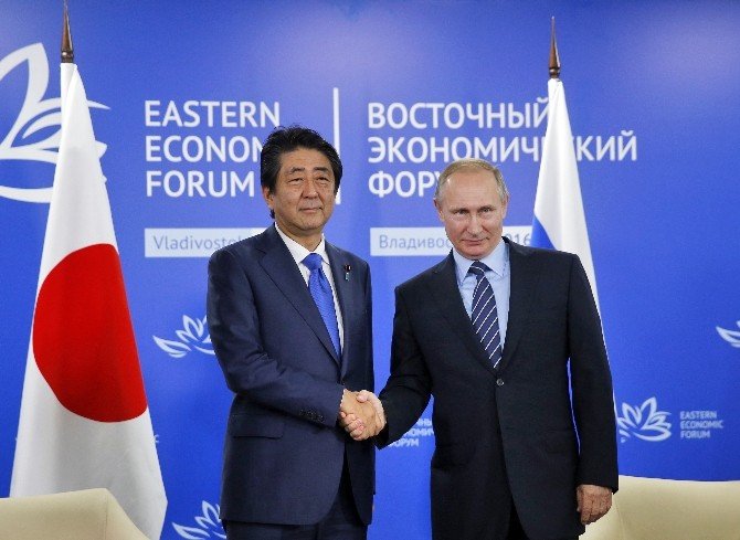 Putin, Japonya Başbakanı Abe İle Görüştü