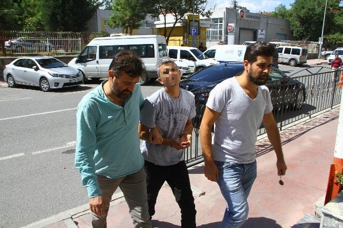 Ağlayarak Girdiği Adliyede Tutuklandı