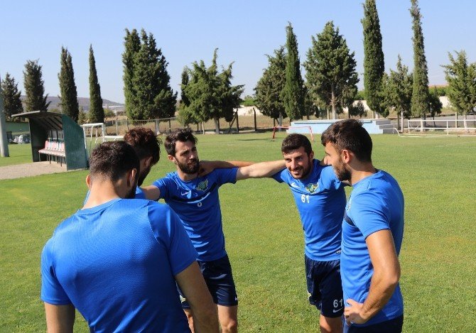 Akhisar Belediyespor, Cem Kavçak Önderliğinde Çalışıyor