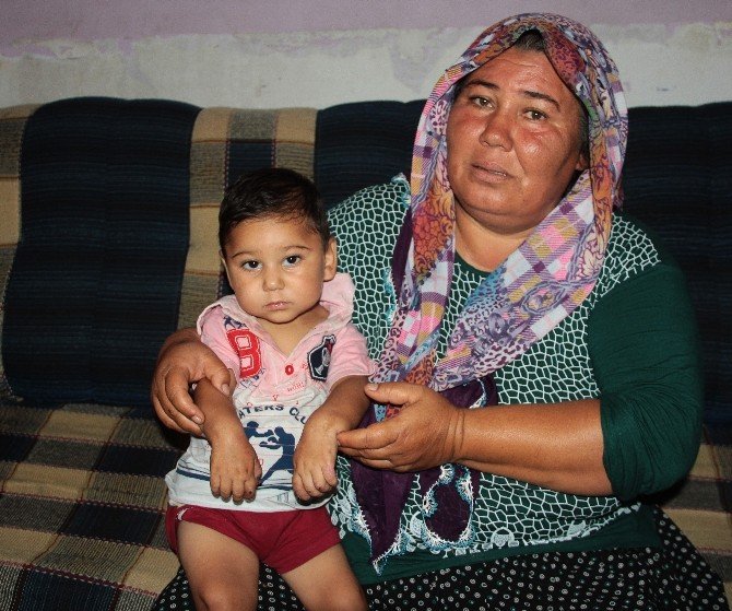Isırarak Kendine Zarar Veren Bebeğin Ailesi Yardım İstedi